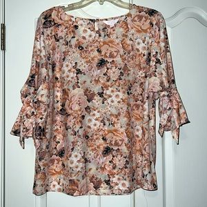 LC Lauren Conrad Now sleeve popover. Size Lg. Peach flower print.